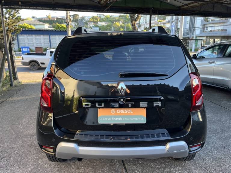 RENAULT - DUSTER - 2017/2018 - Preta - R$ 75.000,00