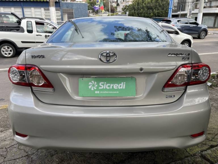 TOYOTA - COROLLA - 2012/2013 - Bege - R$ 71.900,00