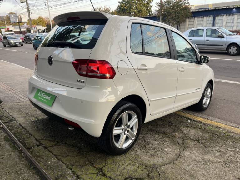 VOLKSWAGEN - FOX - 2016/2016 - Branca - R$ 55.000,00
