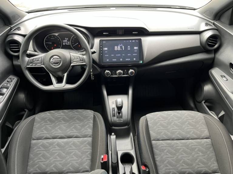 NISSAN - KICKS - 2021/2021 - Prata - R$ 92.900,00