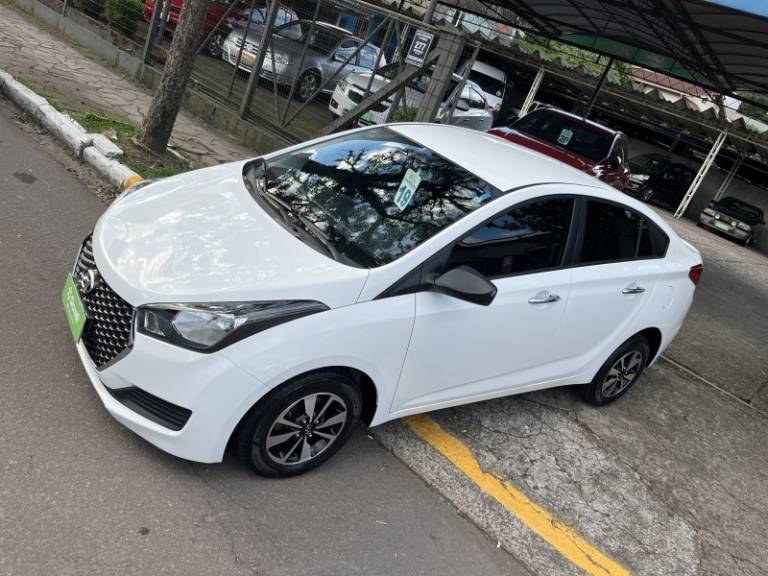 HYUNDAI - HB20S - 2019/2019 - Branca - R$ 59.900,00