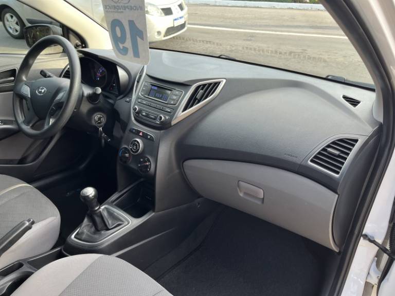 HYUNDAI - HB20S - 2019/2019 - Branca - R$ 59.900,00