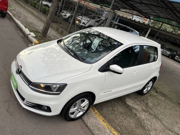 VOLKSWAGEN - FOX - 2016/2016 - Branca - R$ 55.000,00