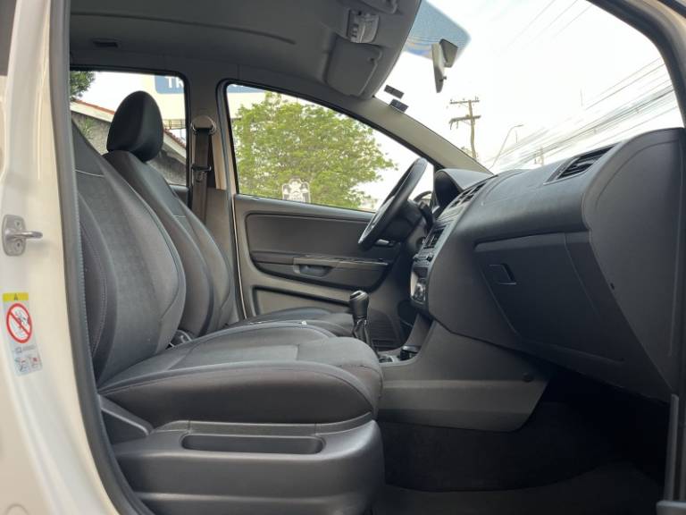 VOLKSWAGEN - FOX - 2016/2016 - Branca - R$ 55.000,00