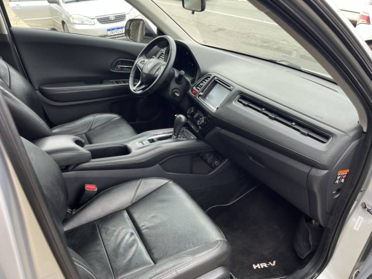 HONDA - HR-V - 2015/2016 - Prata - R$ 86.900,00