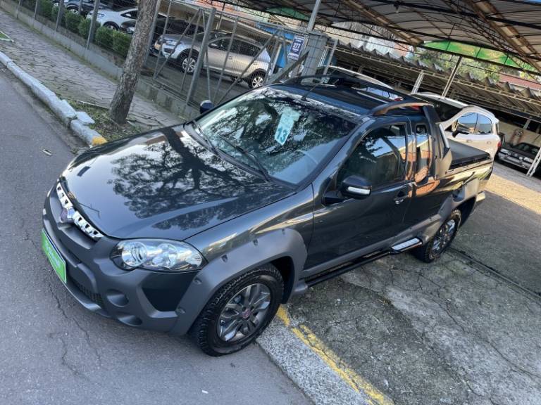 FIAT - STRADA - 2013/2013 - Cinza - R$ 59.900,00