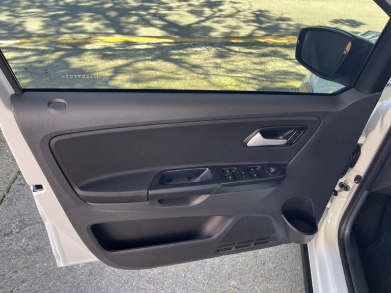 VOLKSWAGEN - FOX - 2021/2022 - Branca - R$ 75.000,00