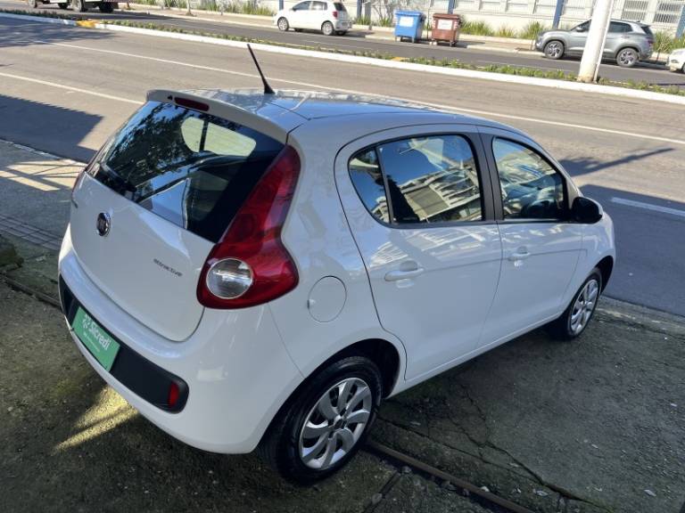 FIAT - PALIO - 2016/2017 - Branca - R$ 49.900,00
