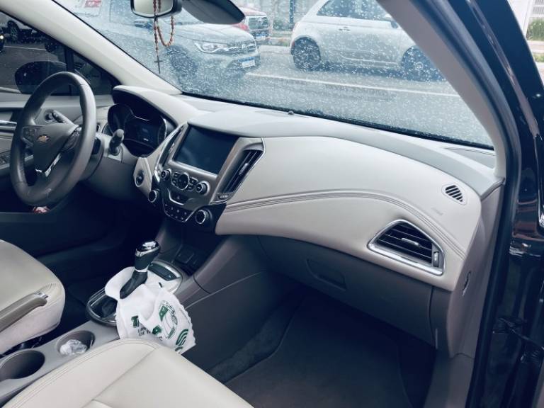 CHEVROLET - CRUZE - 2018/2019 - Preta - R$ 109.000,00