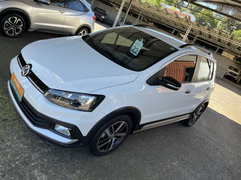 VOLKSWAGEN - FOX - 2021/2022 - Branca - R$ 75.000,00