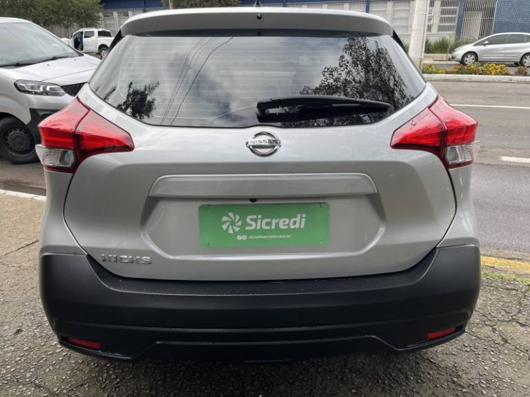 NISSAN - KICKS - 2021/2021 - Prata - R$ 92.900,00