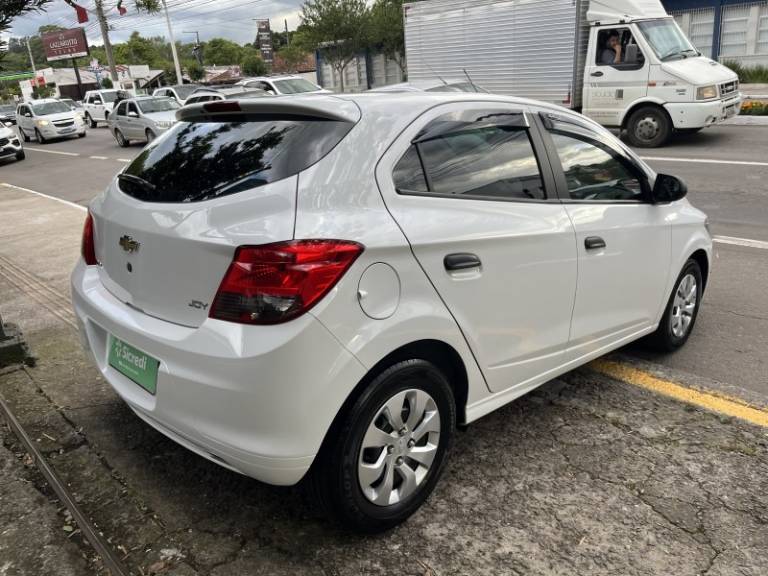 CHEVROLET - ONIX - 2018/2019 - Branca - R$ 55.000,00