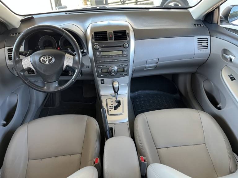 TOYOTA - COROLLA - 2013/2013 - Branca - R$ 73.900,00