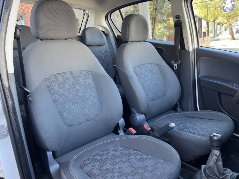 FIAT - PALIO - 2016/2017 - Branca - R$ 49.900,00