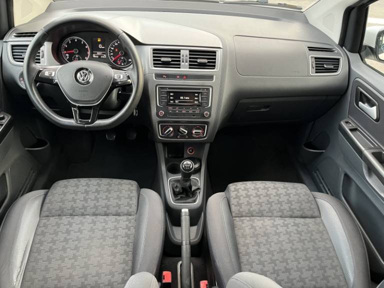 VOLKSWAGEN - FOX - 2016/2016 - Branca - R$ 55.000,00