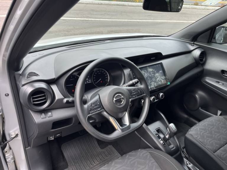 NISSAN - KICKS - 2021/2021 - Prata - R$ 92.900,00