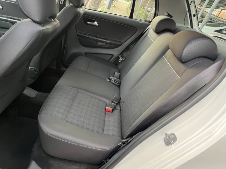 VOLKSWAGEN - FOX - 2016/2016 - Branca - R$ 55.000,00