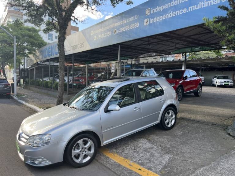VOLKSWAGEN - GOLF - 2008/2008 - Prata - R$ 51.900,00