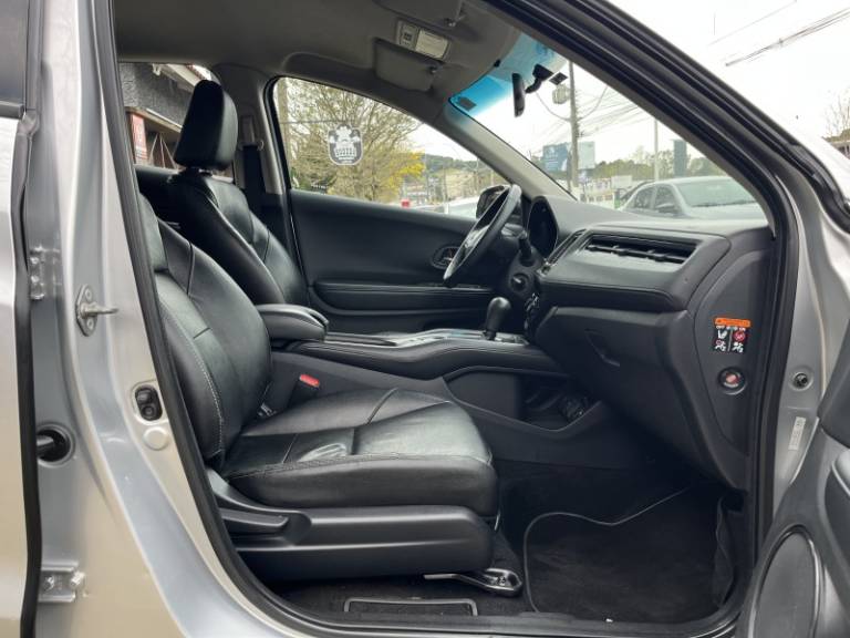 HONDA - HR-V - 2015/2016 - Prata - R$ 86.900,00