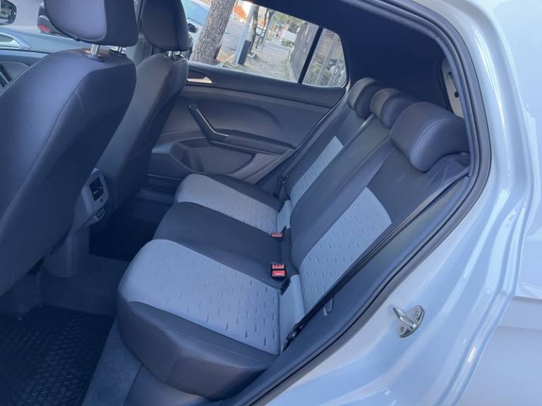 VOLKSWAGEN - T-CROSS - 2019/2020 - Branca - R$ 103.900,00