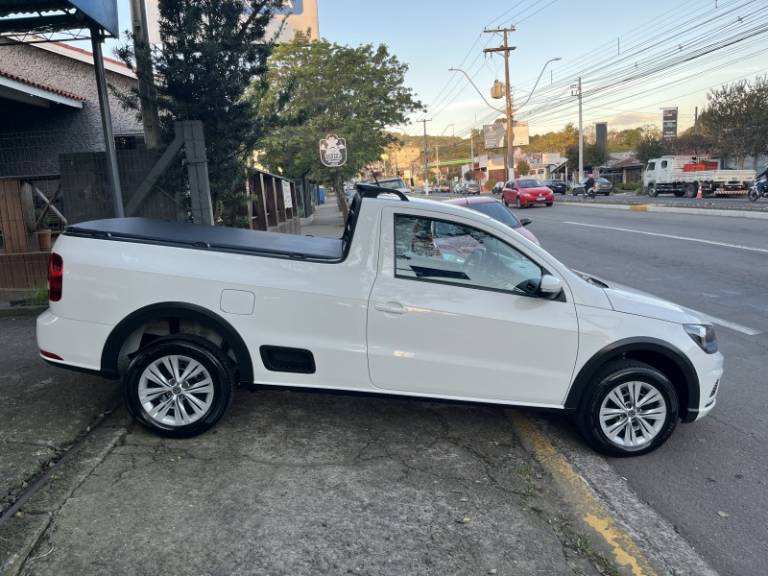 VOLKSWAGEN - SAVEIRO - 2021/2021 - Branca - R$ 71.900,00