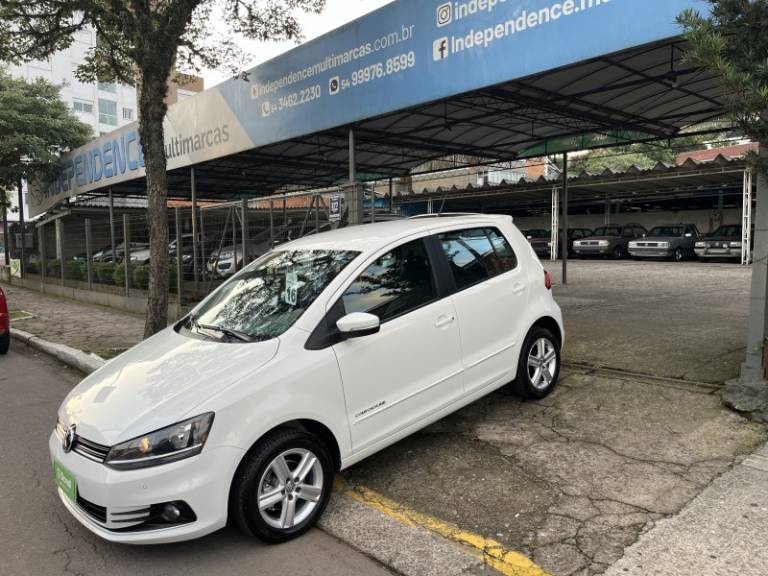 VOLKSWAGEN - FOX - 2016/2016 - Branca - R$ 55.000,00
