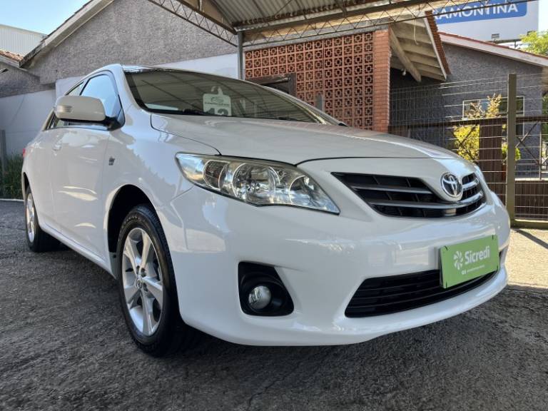 TOYOTA - COROLLA - 2013/2013 - Branca - R$ 73.900,00
