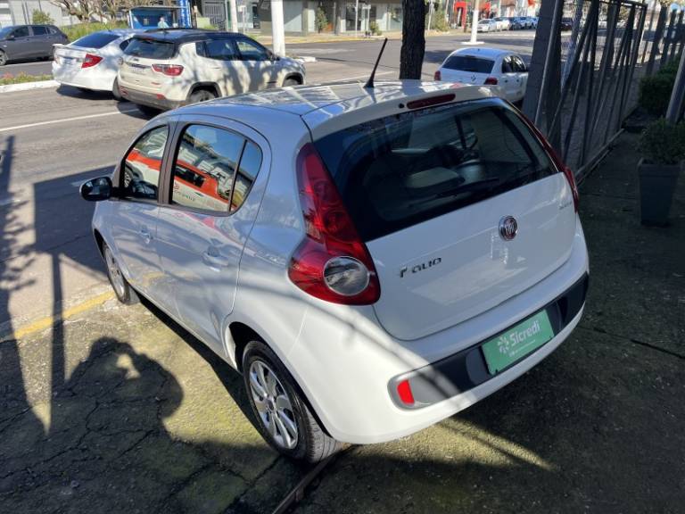 FIAT - PALIO - 2016/2017 - Branca - R$ 49.900,00