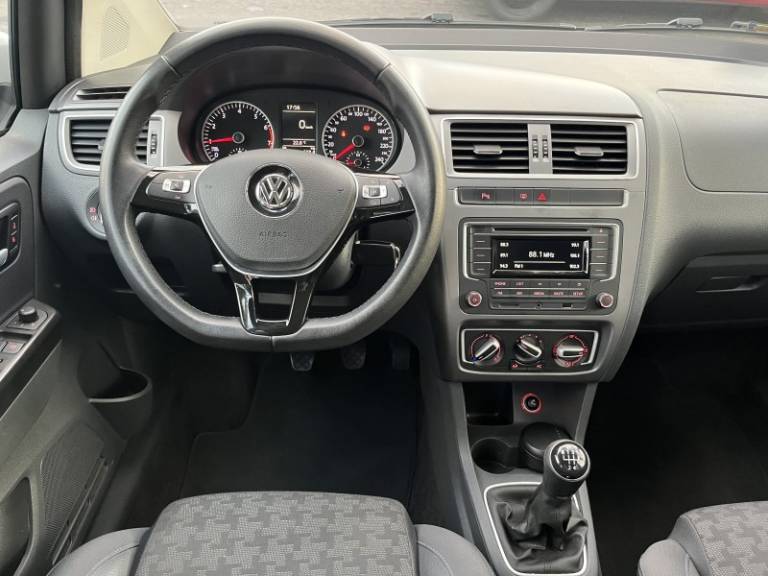 VOLKSWAGEN - FOX - 2016/2016 - Branca - R$ 55.000,00