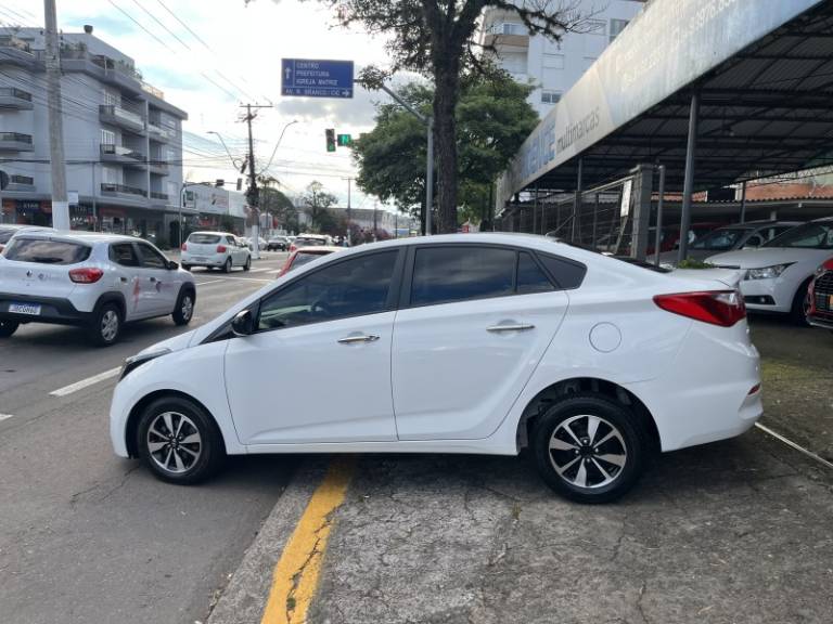 HYUNDAI - HB20S - 2019/2019 - Branca - R$ 59.900,00