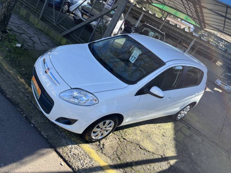 FIAT - PALIO - 2016/2017 - Branca - R$ 49.900,00