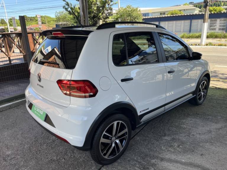 VOLKSWAGEN - FOX - 2021/2022 - Branca - R$ 75.000,00