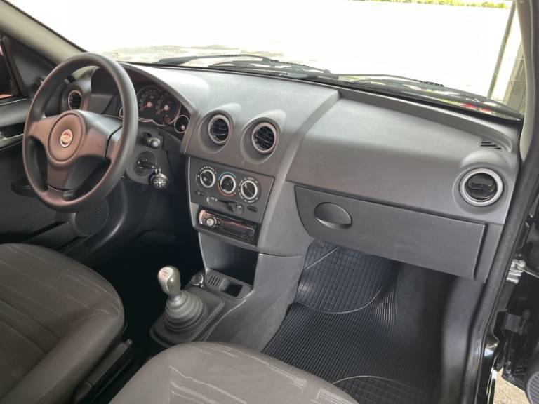 CHEVROLET - PRISMA - 2009/2010 - Preta - R$ 33.000,00