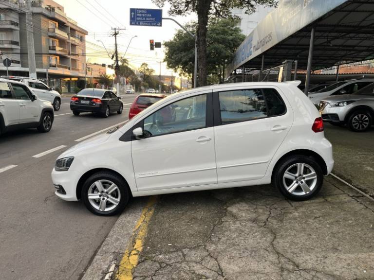 VOLKSWAGEN - FOX - 2016/2016 - Branca - R$ 55.000,00