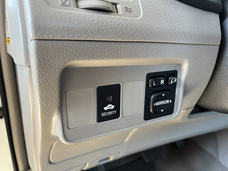 TOYOTA - COROLLA - 2013/2013 - Branca - R$ 73.900,00