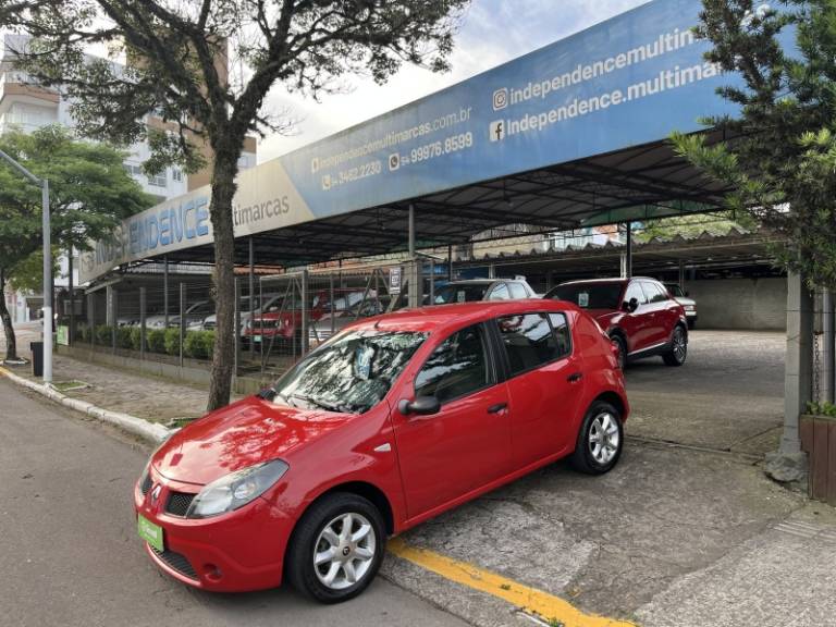 RENAULT - SANDERO - 2008/2009 - Vermelha - R$ 29.900,00