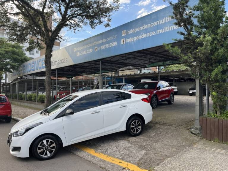 HYUNDAI - HB20S - 2019/2019 - Branca - R$ 59.900,00