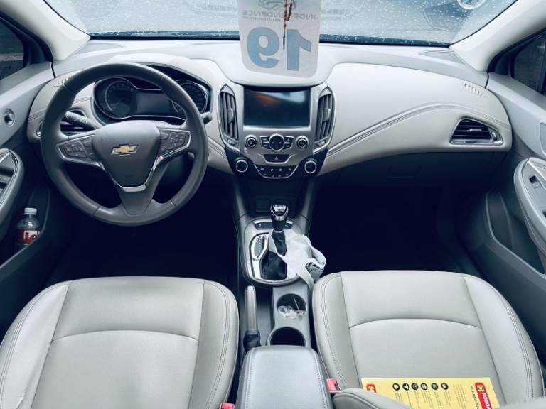 CHEVROLET - CRUZE - 2018/2019 - Preta - R$ 109.000,00