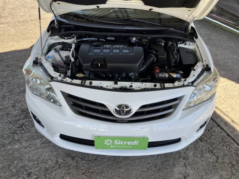 TOYOTA - COROLLA - 2013/2013 - Branca - R$ 73.900,00