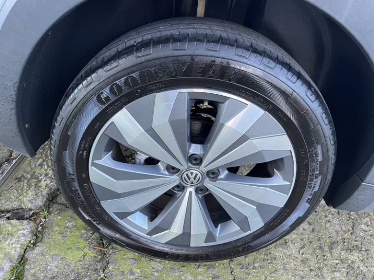 VOLKSWAGEN - T-CROSS - 2019/2020 - Branca - R$ 103.900,00