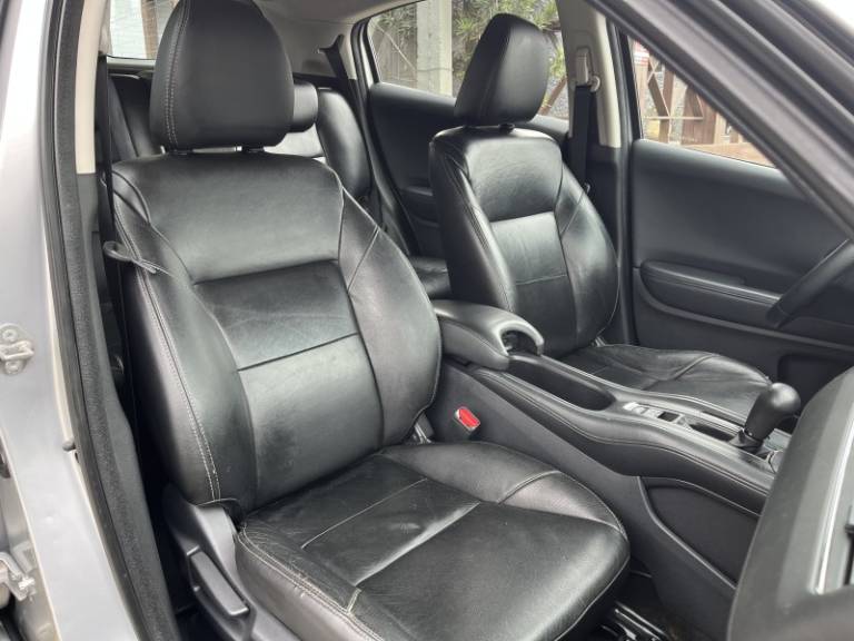 HONDA - HR-V - 2015/2016 - Prata - R$ 86.900,00