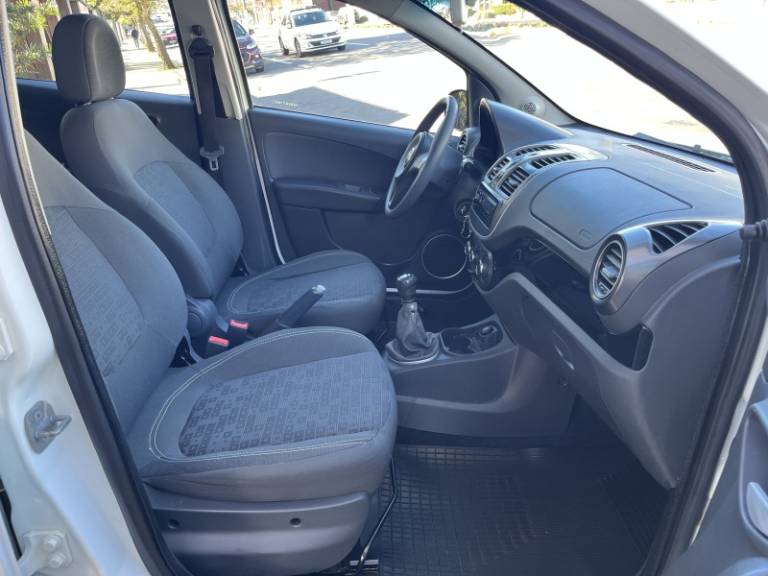 FIAT - PALIO - 2016/2017 - Branca - R$ 49.900,00