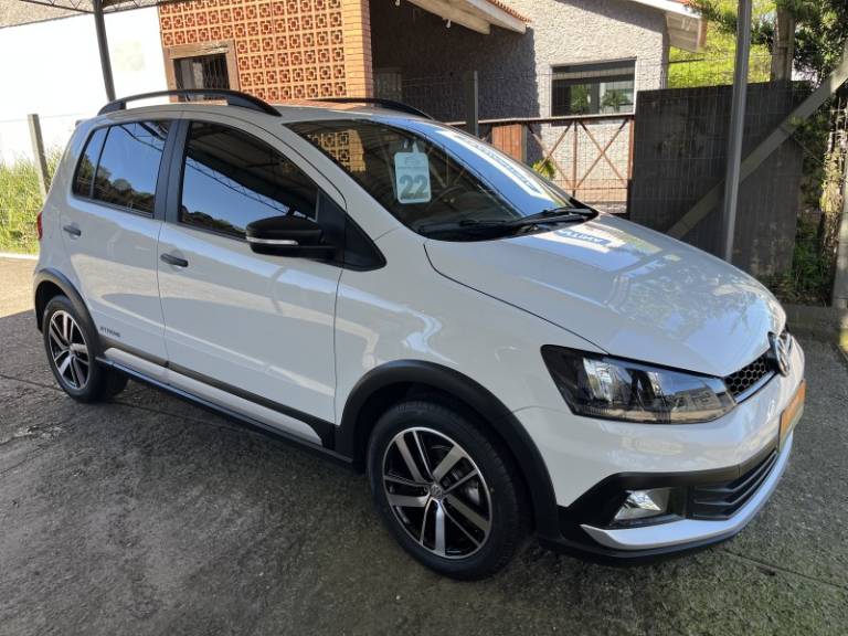VOLKSWAGEN - FOX - 2021/2022 - Branca - R$ 75.000,00