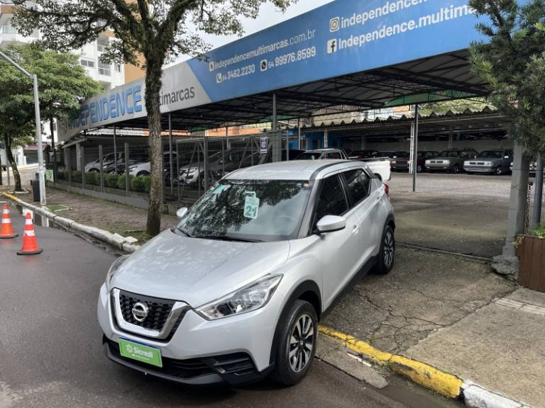 NISSAN - KICKS - 2021/2021 - Prata - R$ 92.900,00