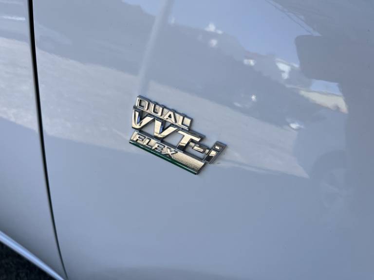 TOYOTA - COROLLA - 2013/2013 - Branca - R$ 73.900,00