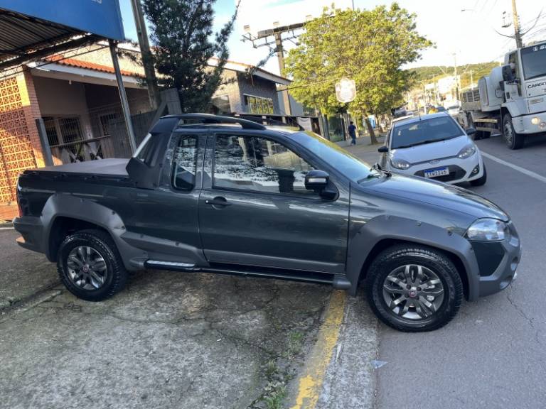 FIAT - STRADA - 2013/2013 - Cinza - R$ 59.900,00
