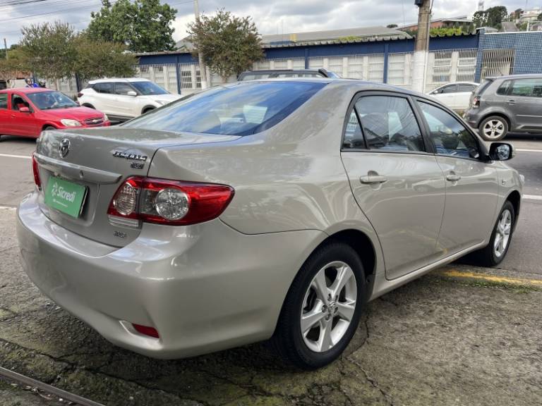 TOYOTA - COROLLA - 2012/2013 - Bege - R$ 71.900,00
