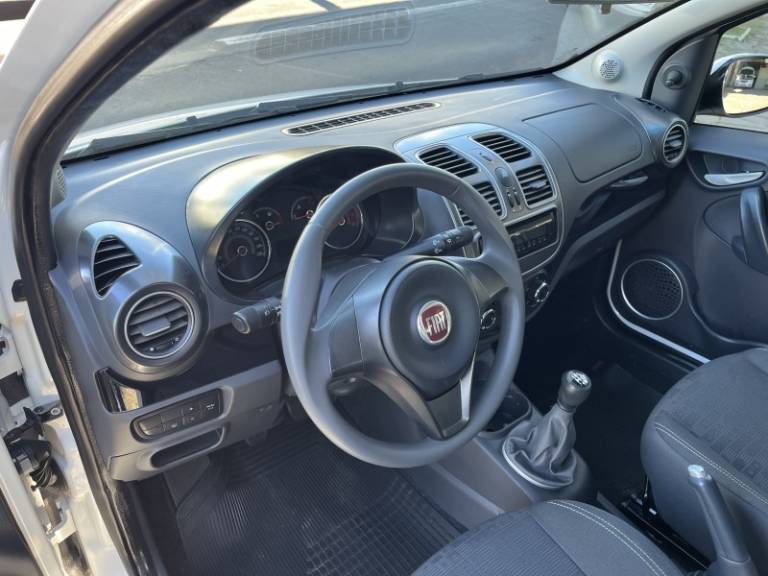 FIAT - PALIO - 2016/2017 - Branca - R$ 49.900,00