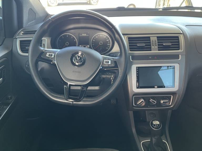 VOLKSWAGEN - FOX - 2021/2022 - Branca - R$ 75.000,00