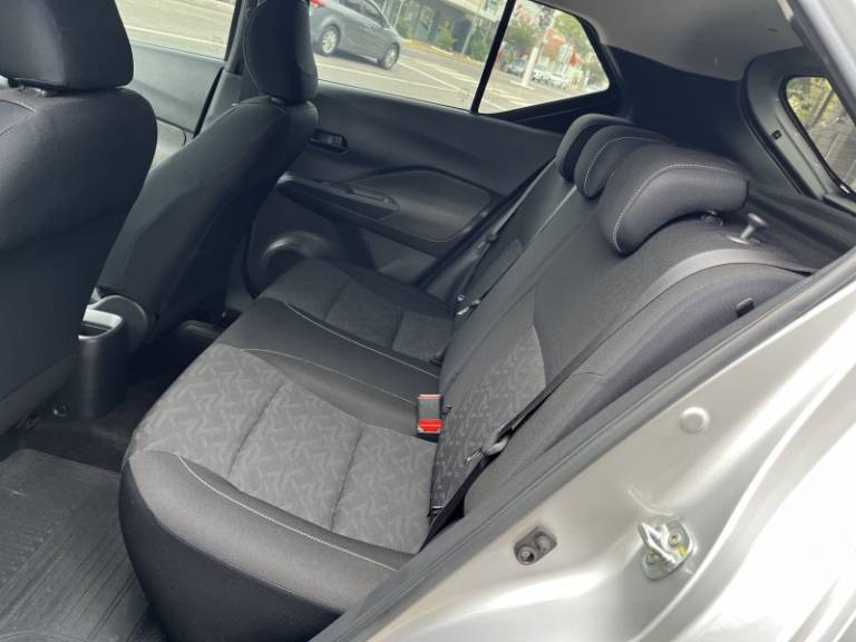 NISSAN - KICKS - 2021/2021 - Prata - R$ 92.900,00